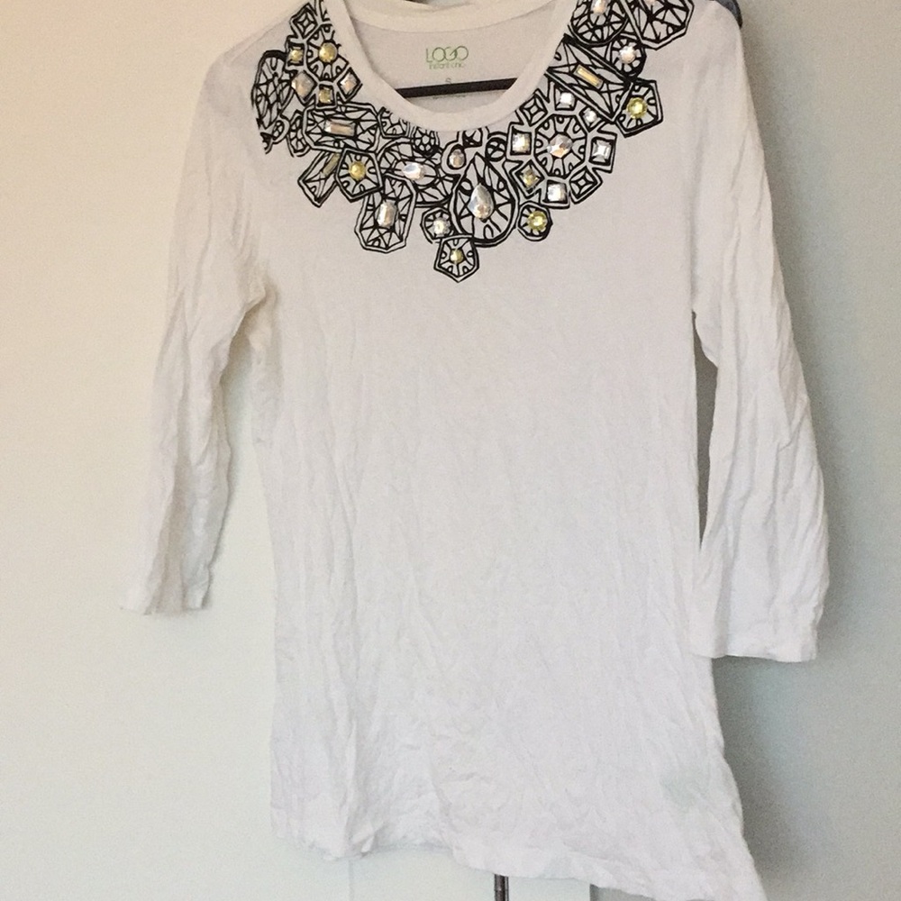 White Quarter Sleeve tee with sewn on jewels